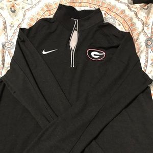 Men’s Nike pullover.